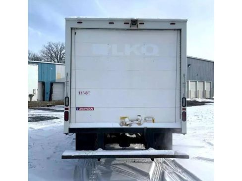 Used 2016 Chevrolet Express 3500 image 6