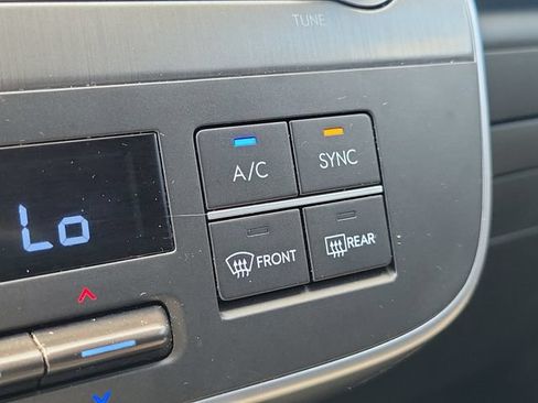 Used 2025 Hyundai Kona SEL FWD image 31