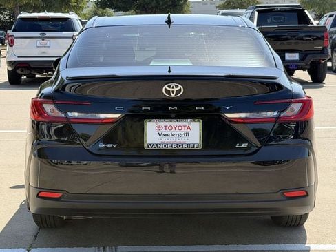 Used 2026 Toyota Camry LE w/ Convenience Package FWD image 5