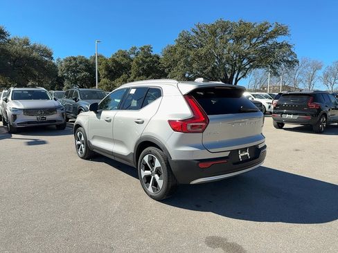 Certified 2025 Volvo XC40 B5 Plus image 6