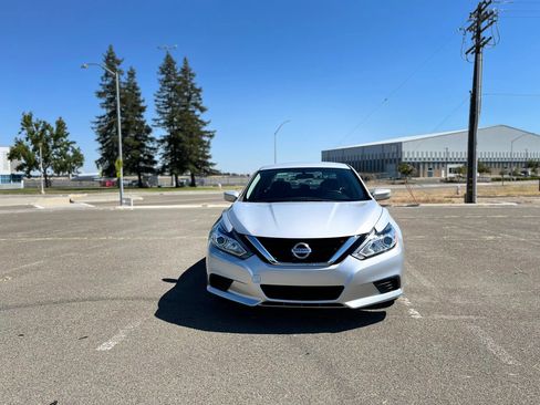 Used 2016 Nissan Altima 2.5 S w/ Power Driver Seat Package FWD image 3