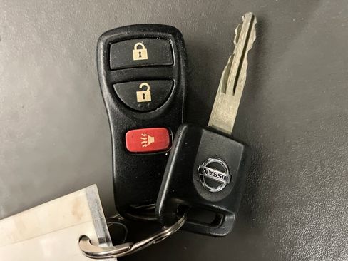 Used 2019 Nissan Frontier SL image 32