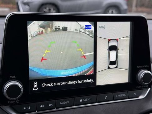 Used 2023 Nissan Sentra SR w/ SR Premium Package image 22