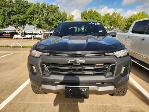 Used 2025 Chevrolet Colorado Trail Boss AWD/4WD image 2