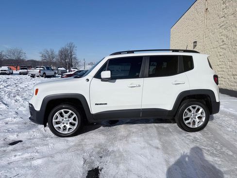 Used 2018 Jeep Renegade Latitude image 2