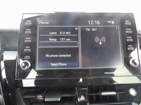 Used 2024 Toyota Camry SE image 19