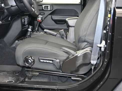 Used 2023 Jeep Wrangler Sport AWD/4WD image 22