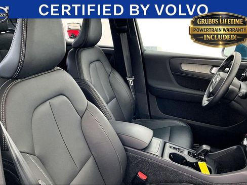 Certified 2025 Volvo XC40 B5 Core AWD/4WD image 8