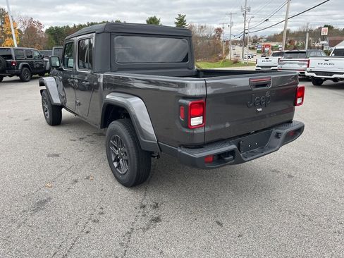 New 2026 Jeep Gladiator Sport image 5