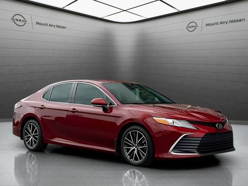 Used 2022 Toyota Camry XLE AWD/4WD image 15