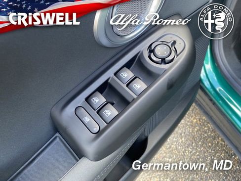 New 2024 Alfa Romeo Tonale Veloce image 16