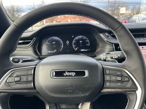 New 2026 Jeep Grand Cherokee Altitude image 17