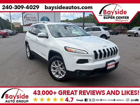Used 2016 Jeep Cherokee Latitude AWD/4WD image 1