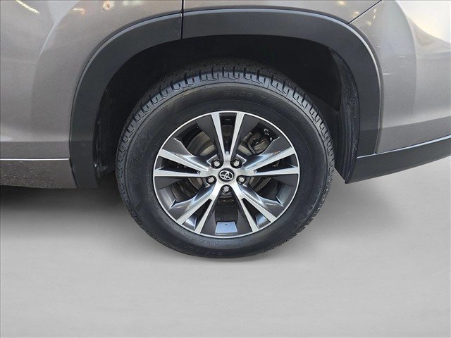 Used 2018 Toyota Highlander LE FWD image 23