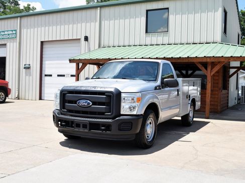 Used 2015 Ford F250 XL RWD image 5