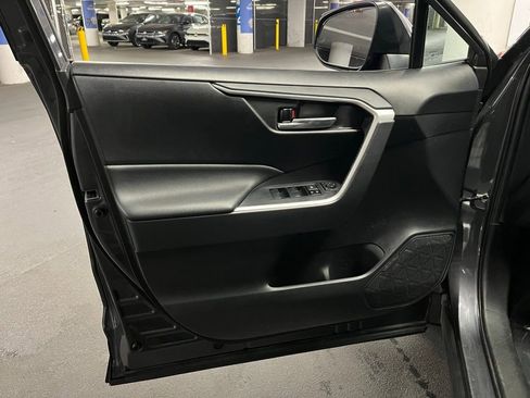 Used 2020 Toyota RAV4 XLE image 16