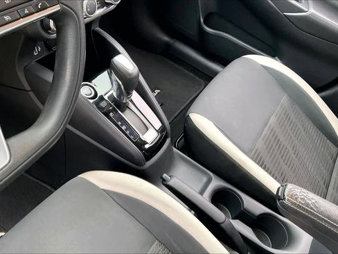 Used 2020 Nissan Versa SV image 15