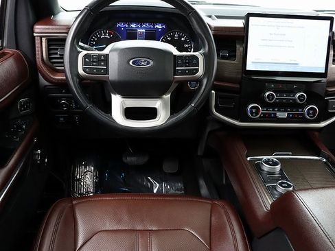 Used 2024 Ford Expedition Limited image 15