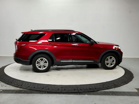 Used 2021 Ford Explorer XLT RWD image 9