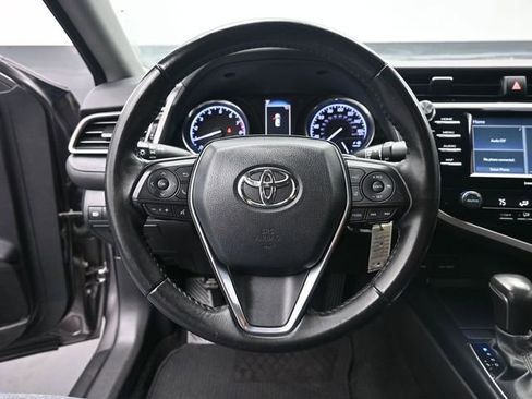 Used 2020 Toyota Camry SE image 32