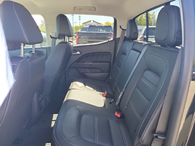 Used 2022 GMC Canyon Denali w/ Denali Black Edition Package AWD/4WD image 10