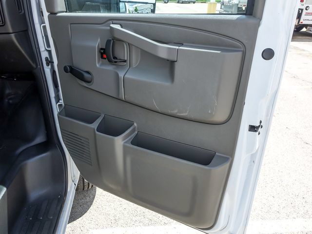 Used 2022 Chevrolet Express 3500 w/ Driver Convenience Package RWD image 18