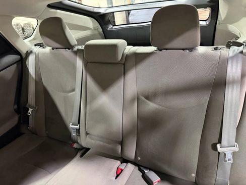 Used 2014 Toyota Prius Two image 31