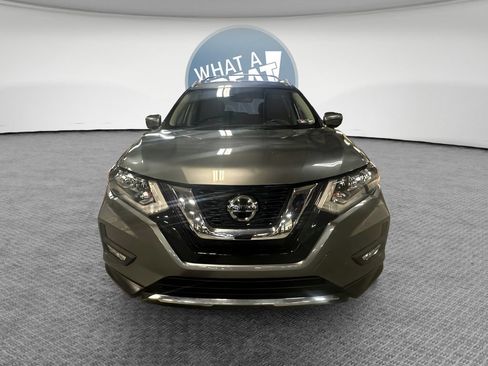 Used 2019 Nissan Rogue SV w/ Premium Package FWD image 10