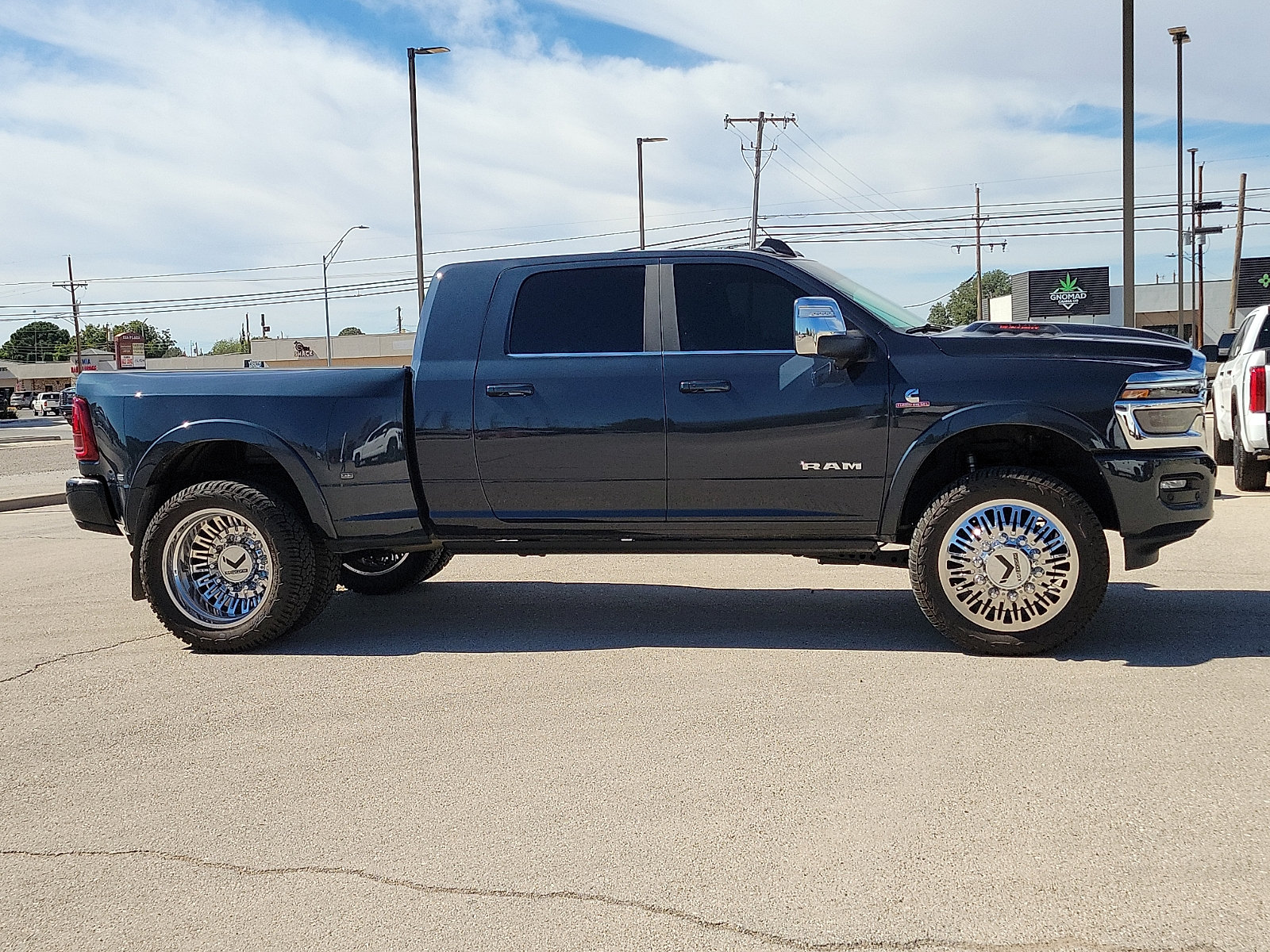 Used 2026 RAM 3500 Longhorn AWD/4WD image 5