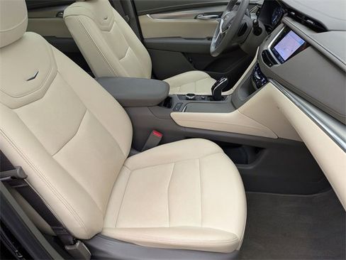Certified 2023 Cadillac XT5 Premium Luxury w/ Technology Package image 27