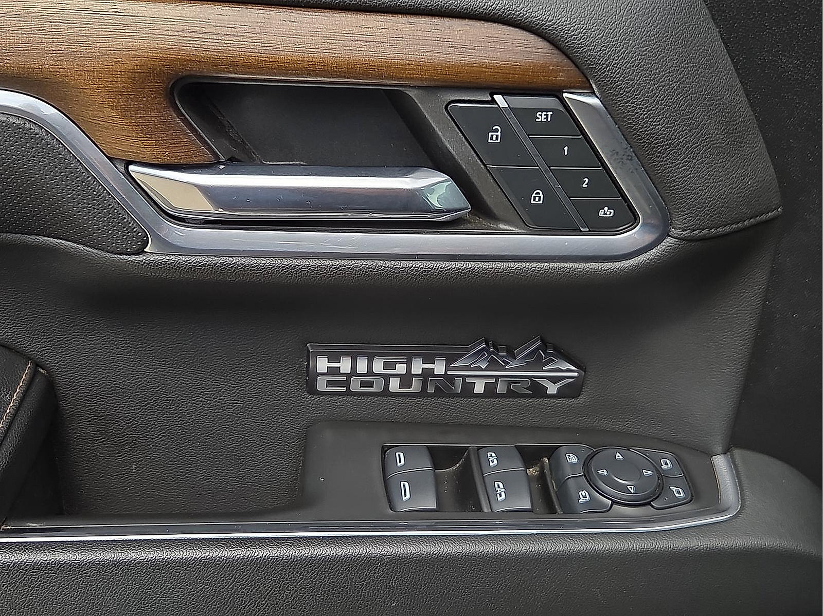Used 2024 Chevrolet Silverado 1500 High Country w/ High Country Premium Package AWD/4WD image 13