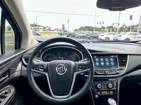 Used 2021 Buick Encore Preferred AWD/4WD image 13