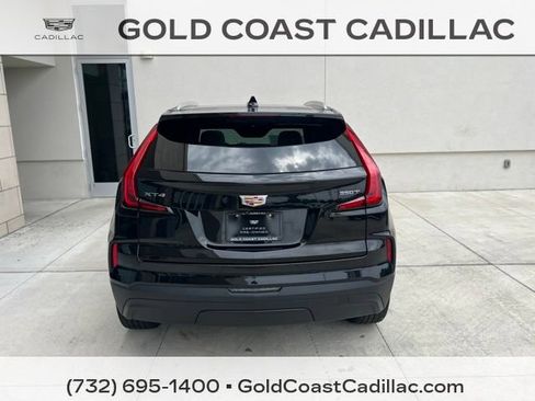 Certified 2024 Cadillac XT4 Luxury w/ Cold Weather Package FWD image 3