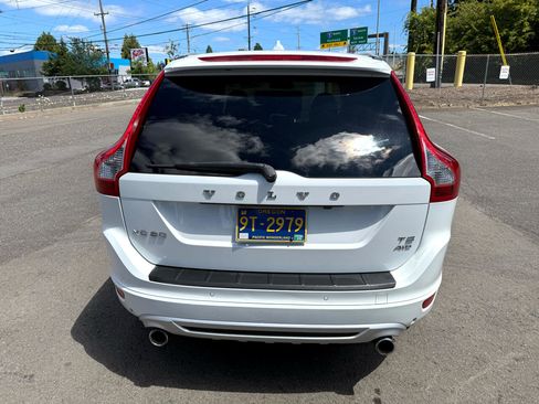 Used 2011 Volvo XC60 T6 R-Design w/ Convenience Pkg image 4