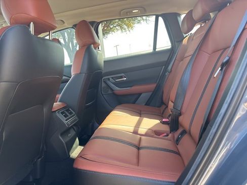 Used 2025 MAZDA CX-50 Meridian Edition image 10