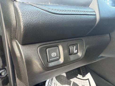 Used 2019 GMC Acadia SLT w/ LPO, Black Accent Package image 20