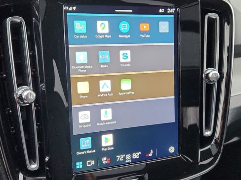 Certified 2025 Volvo XC40 B5 Plus image 28