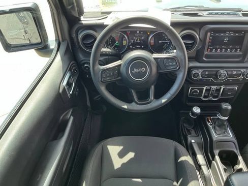 Used 2023 Jeep Wrangler Unlimited AWD/4WD image 12