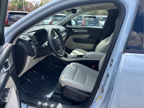 Used 2026 Volvo XC40 B5 Plus AWD/4WD image 10