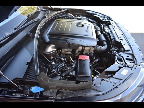 Used 2018 Land Rover Range Rover Velar S AWD/4WD image 42