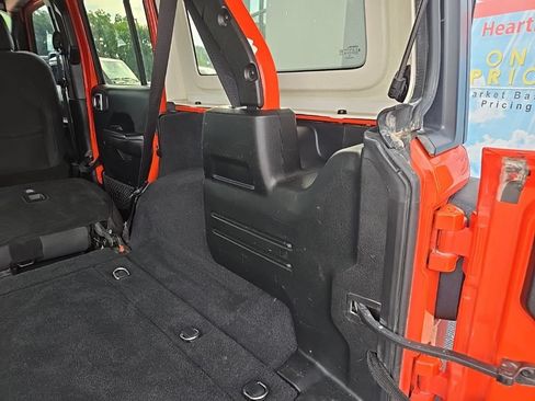 Used 2018 Jeep Wrangler Unlimited Sport S AWD/4WD image 91