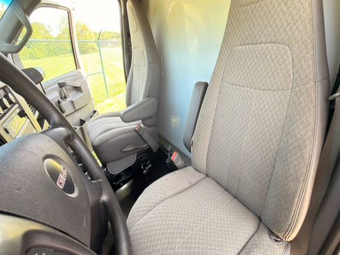Used 2016 GMC Savana 3500 RWD image 27