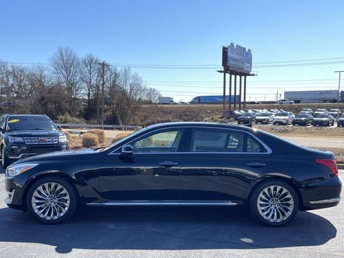 Used 2017 Genesis G90 3.3T Premium image 4