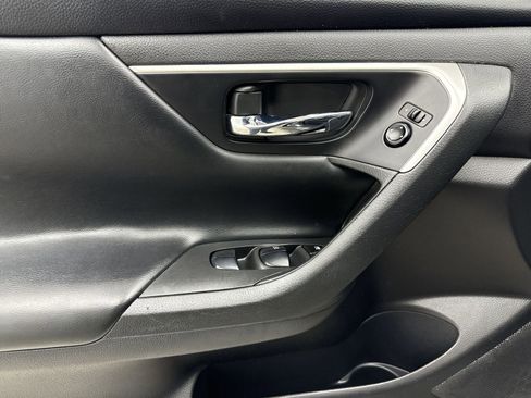 Used 2016 Nissan Altima 2.5 S w/ Power Driver Seat Package image 33