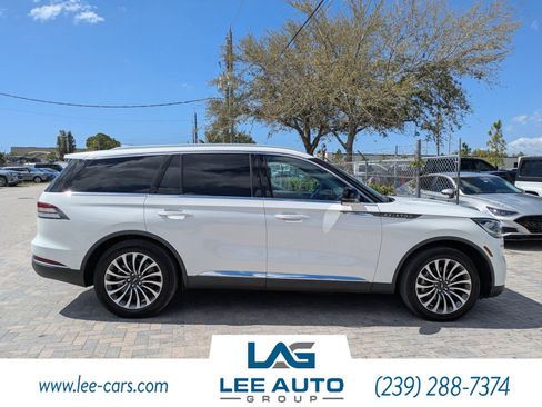 Used 2021 Lincoln Aviator Reserve w/ Elements Package Plus image 2