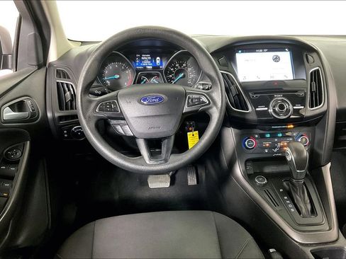 Used 2017 Ford Focus SEL image 5