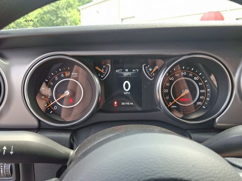 Used 2021 Jeep Gladiator Sport image 26