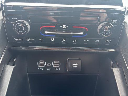 Used 2024 Jeep Grand Cherokee L Laredo image 22