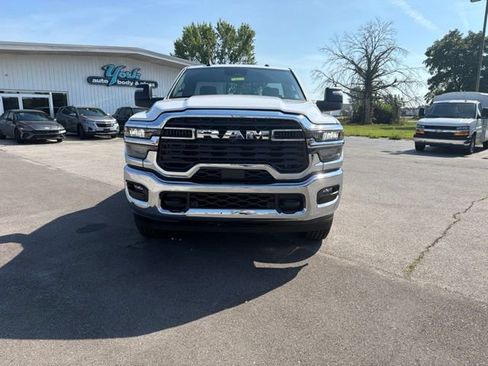 Used 2026 RAM 2500 Tradesman AWD/4WD image 3