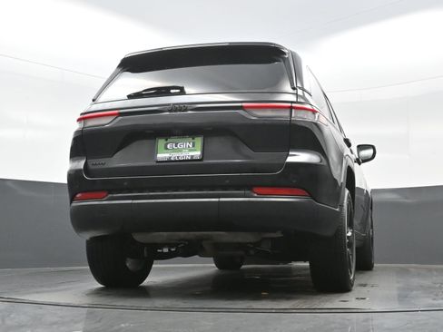 Used 2023 Jeep Grand Cherokee Altitude image 29